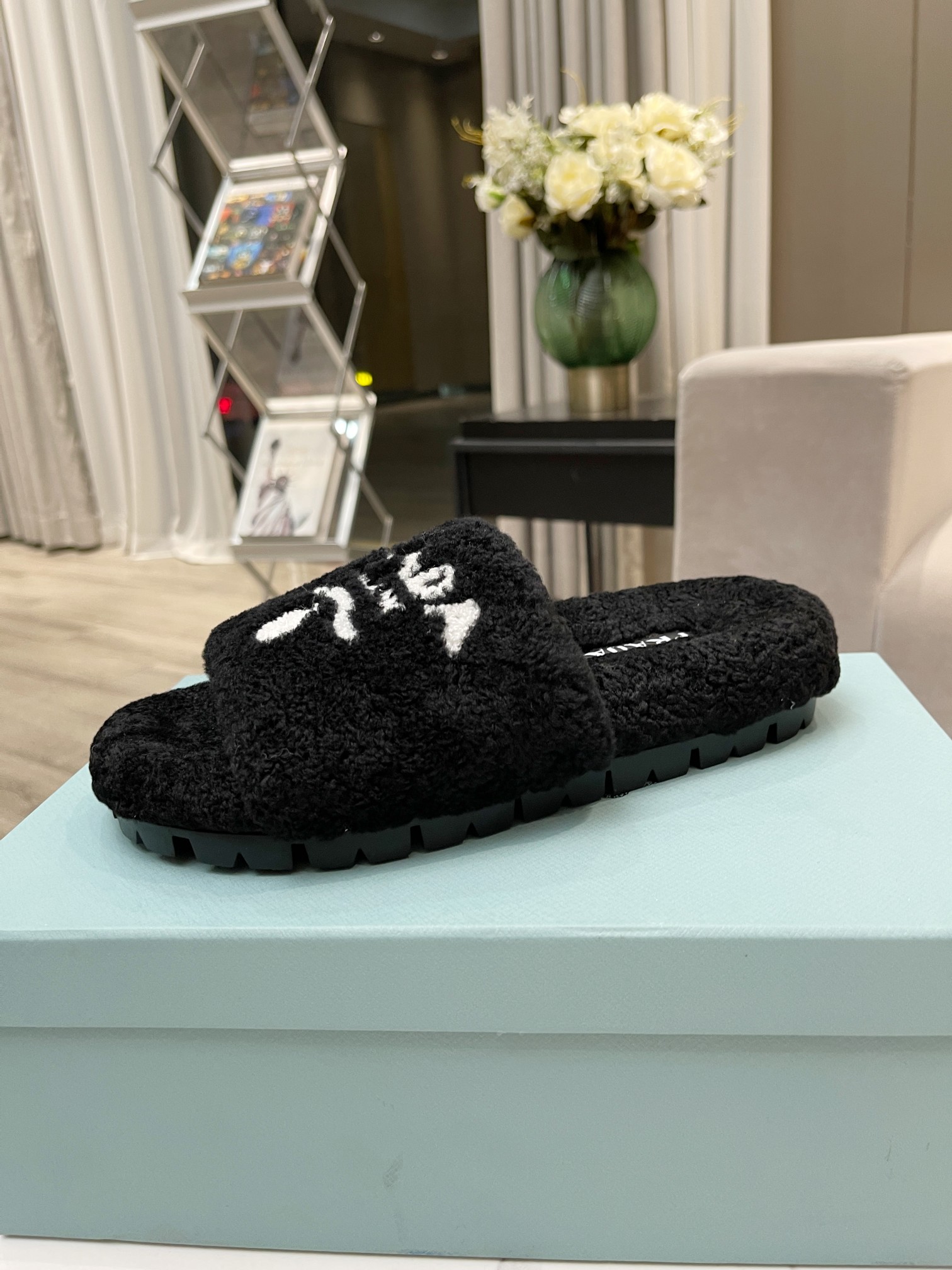 Prada Flat Sandals 4 - vstockx