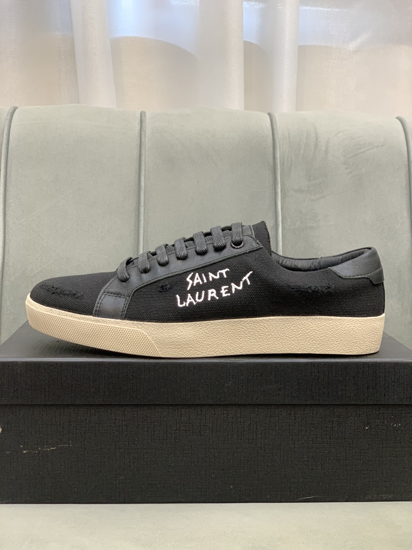 Saint Laurent Court Classic SL/06 sneaker 2 - vstockx