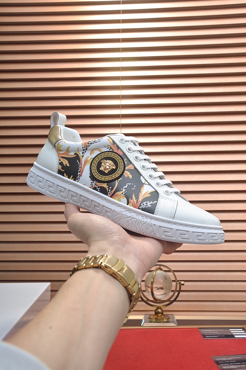Versace Greca Sneaker 29 - vstockx