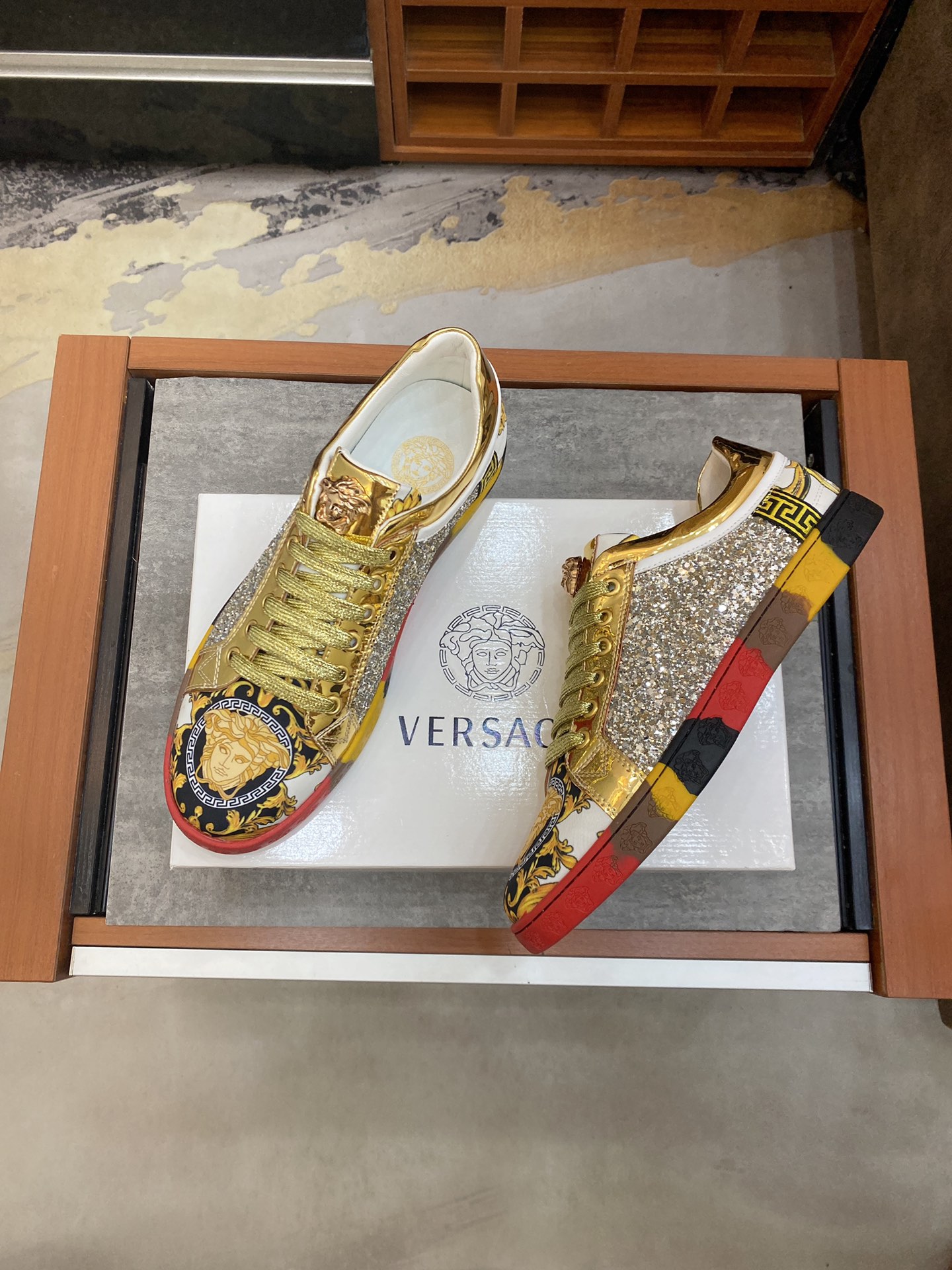 Versace Greca Sneaker 9 - vstockx