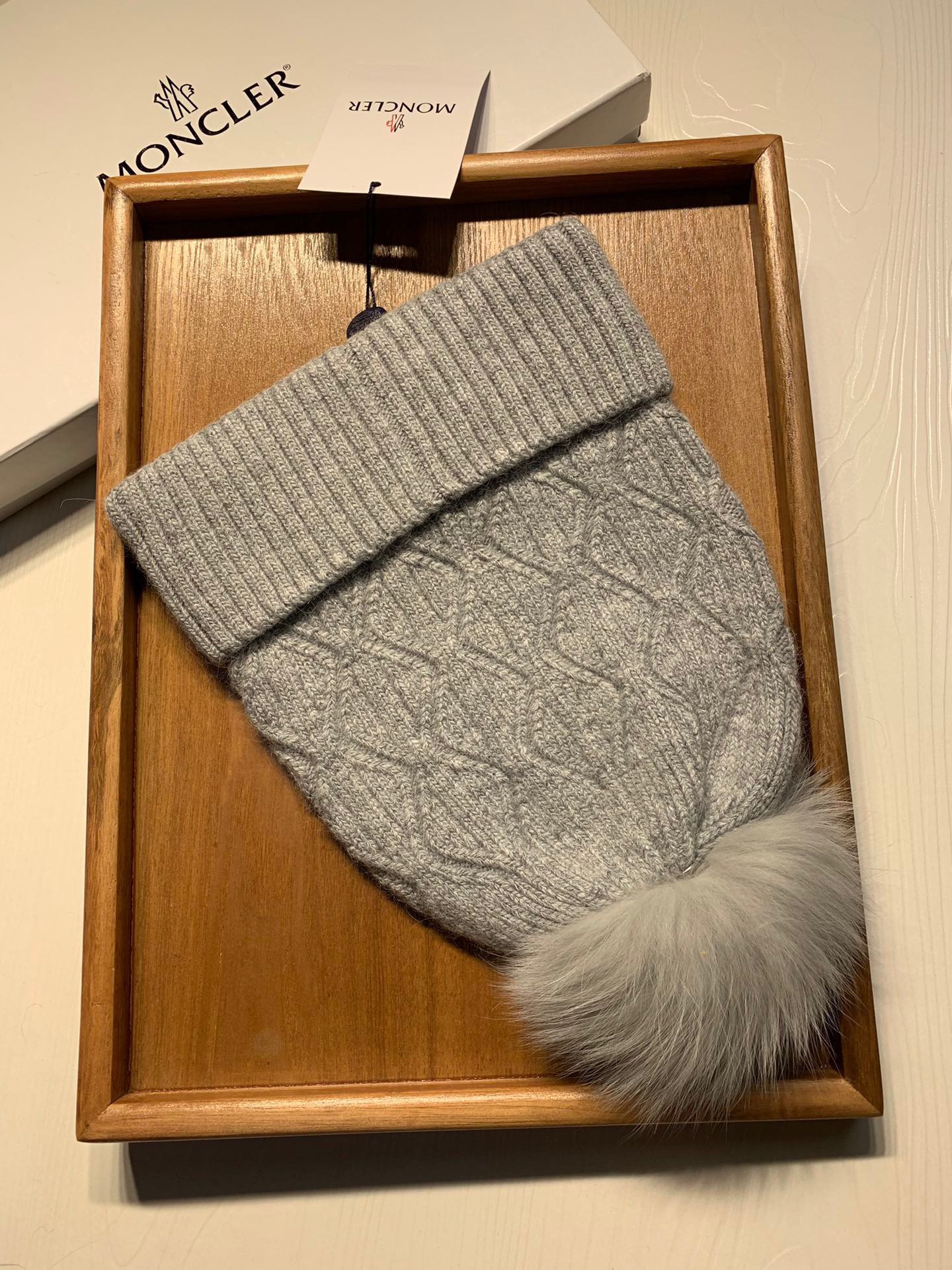 Hat Moncler 4 - vstockx