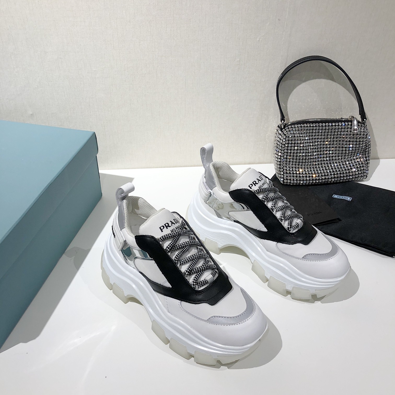 Prada Low Top sneaker 50 - vstockx