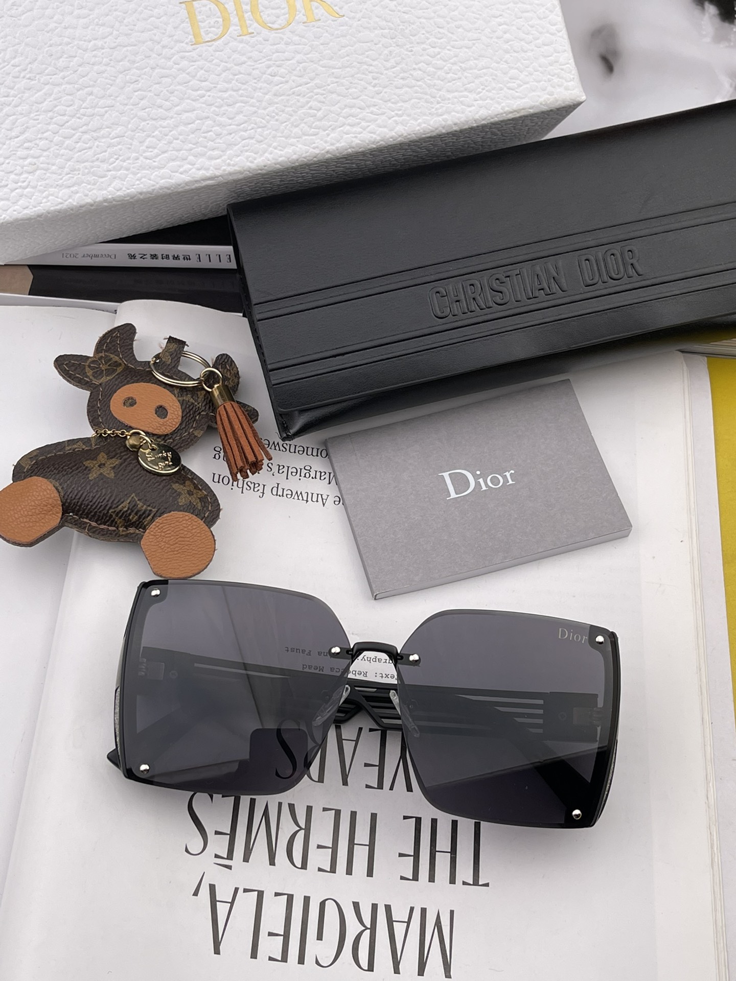sunglasses Dior CD2220 - vstockx