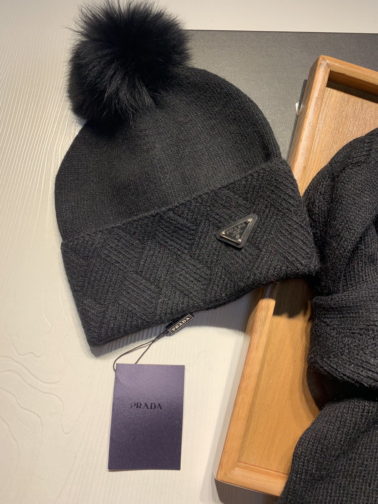 Hat & Scarf Prada 3 - vstockx