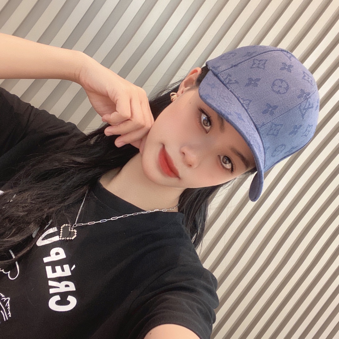 Streetwear Hat LV 329043 - vstockx