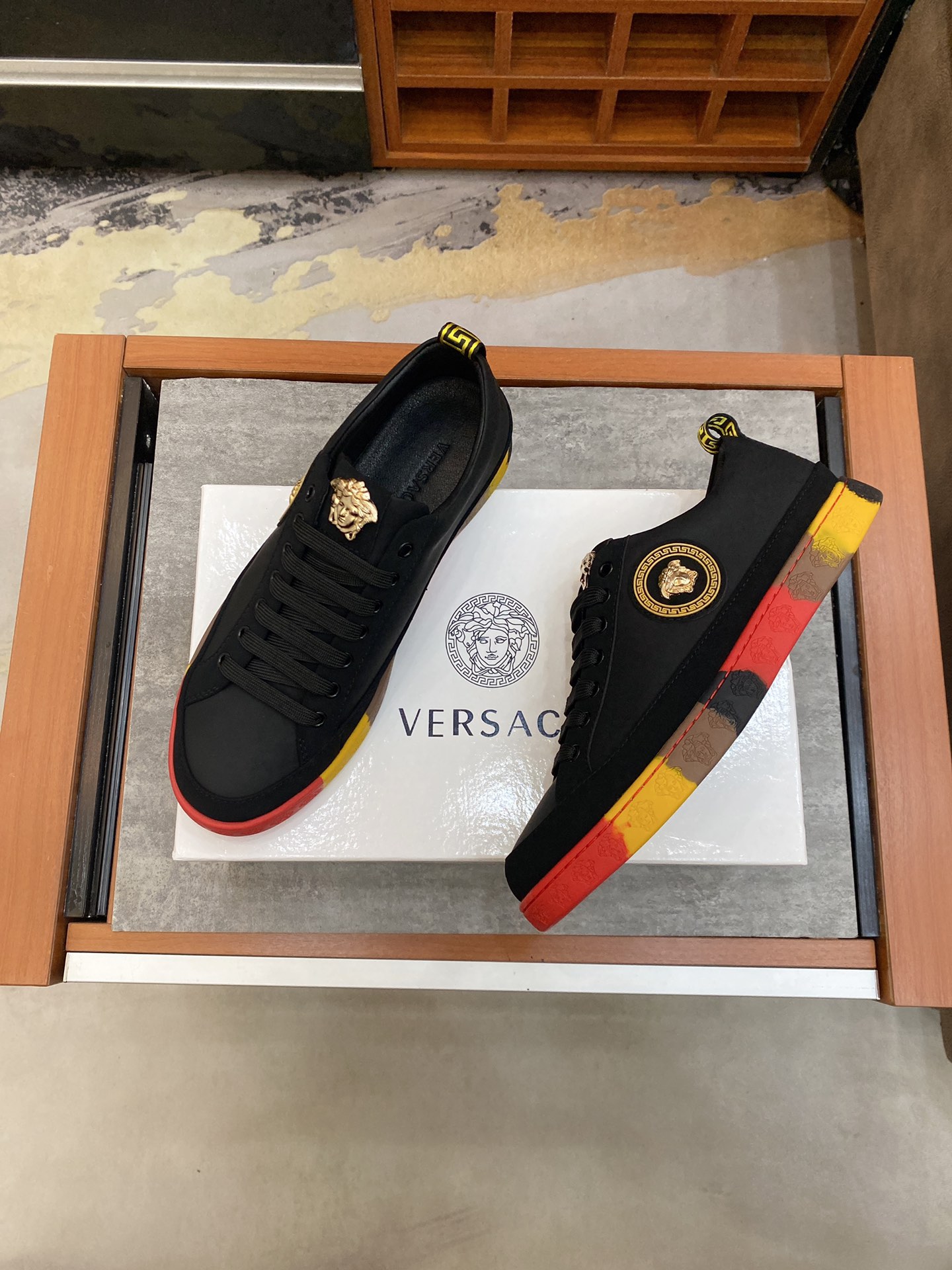 Versace Greca Sneaker 13 - vstockx