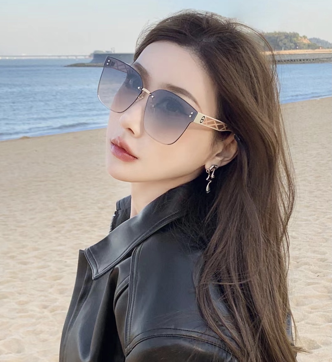 sunglasses Dior CD4779 - vstockx