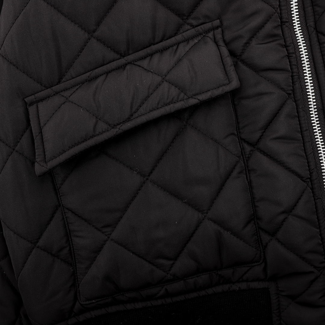 Clothes Burberry 820 - vstockx