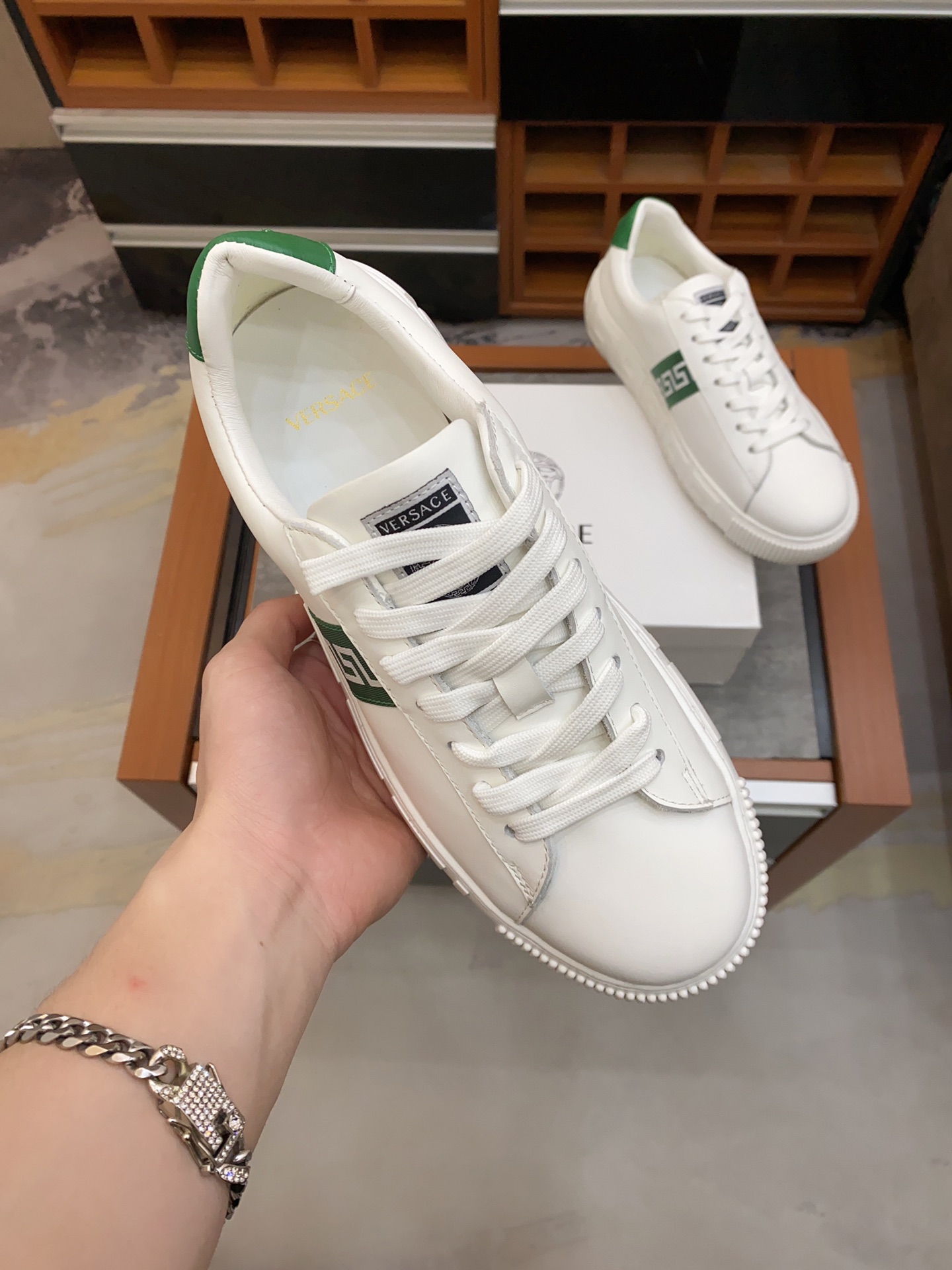Versace Greca Sneaker 22 - vstockx
