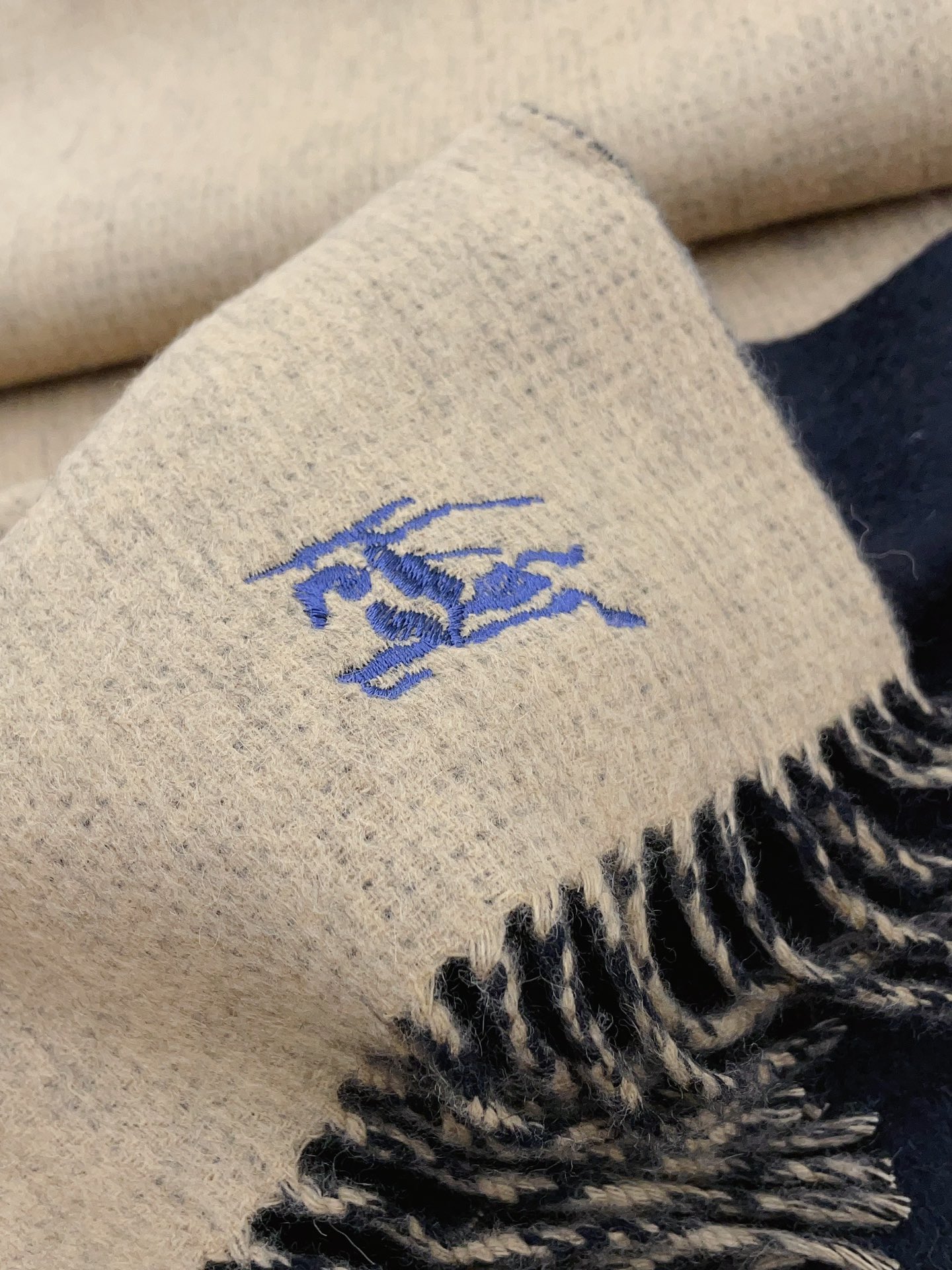 Streetwear Scarf Burberry 328827 size:180*35cm - vstockx