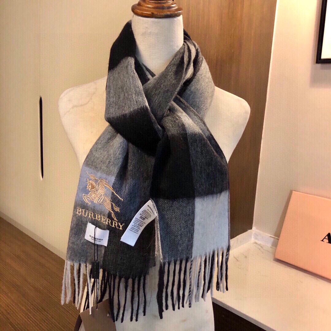 Streetwear Scarf Burberry 329072 size:32*180cm - vstockx