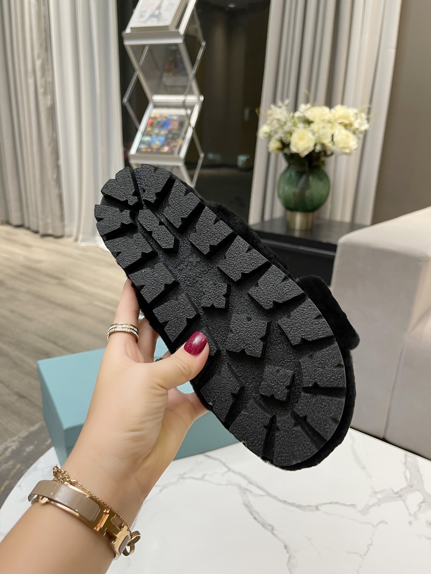 Prada Flat Sandals 3 - vstockx