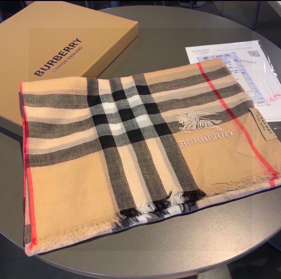 Streetwear Scarf BURBERRY 329015 size�?0*210cm - vstockx