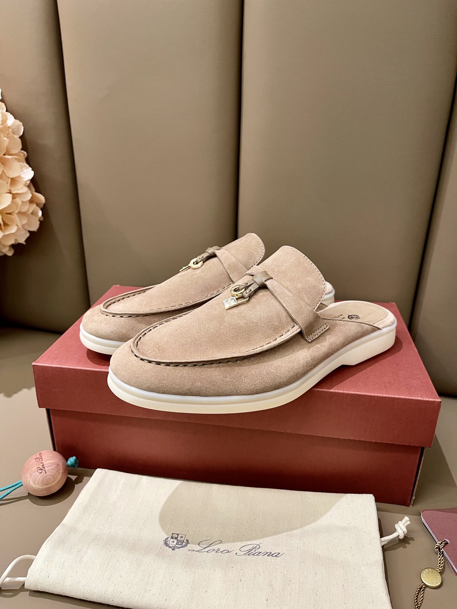 Loro Piana shoes 250 - vstockx