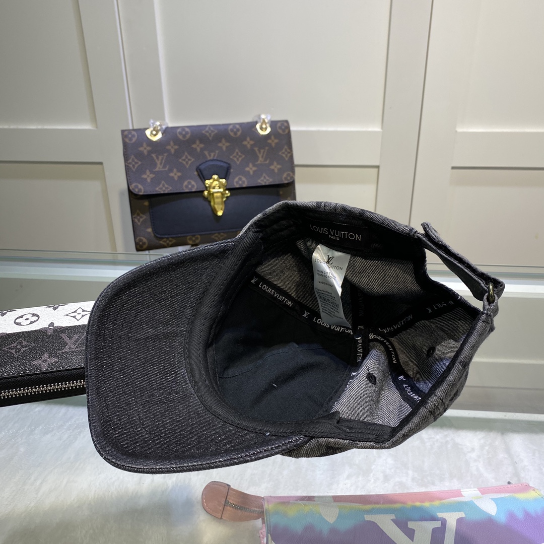 Hat Louis Vuitton 2 - vstockx