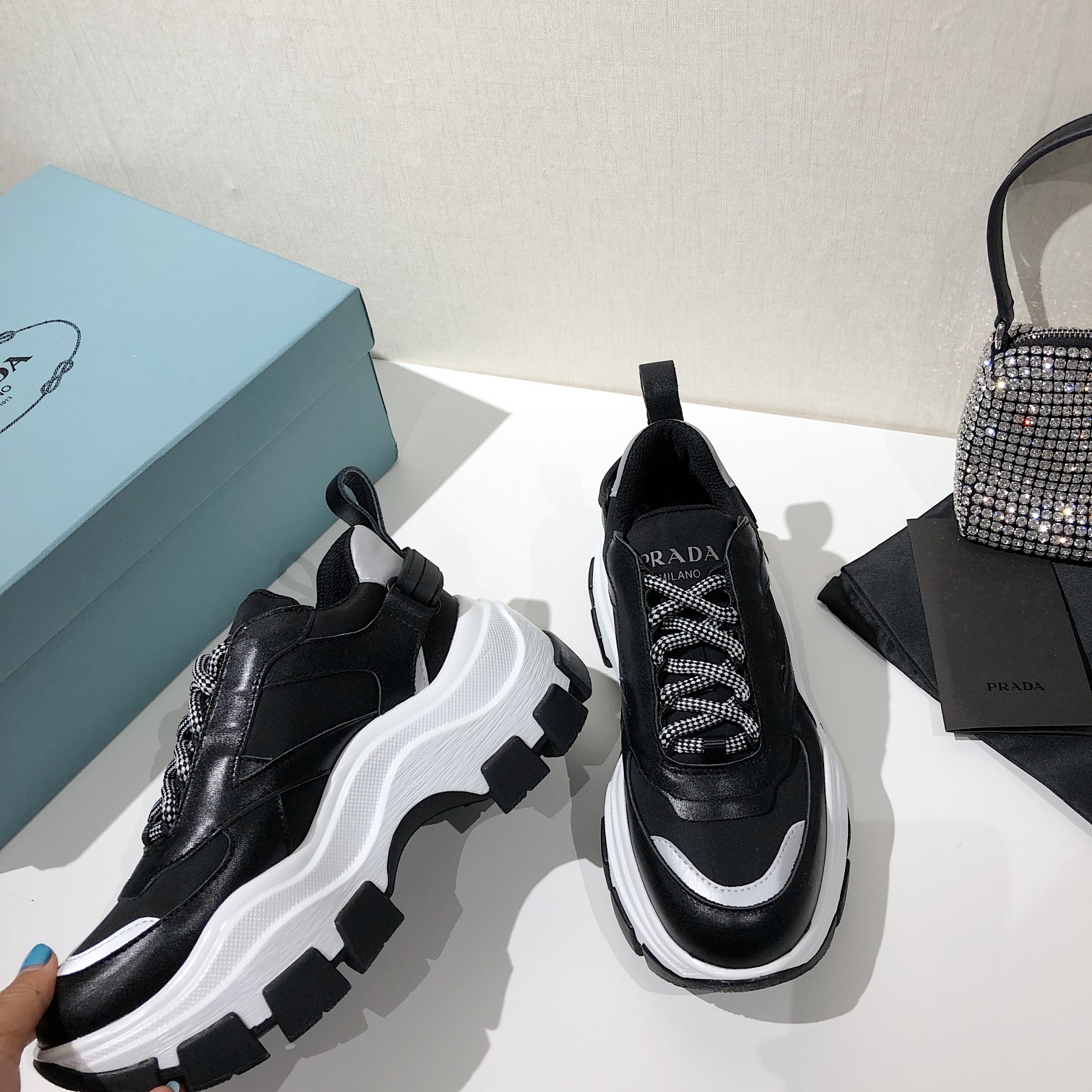 Prada Low Top sneaker 57 - vstockx