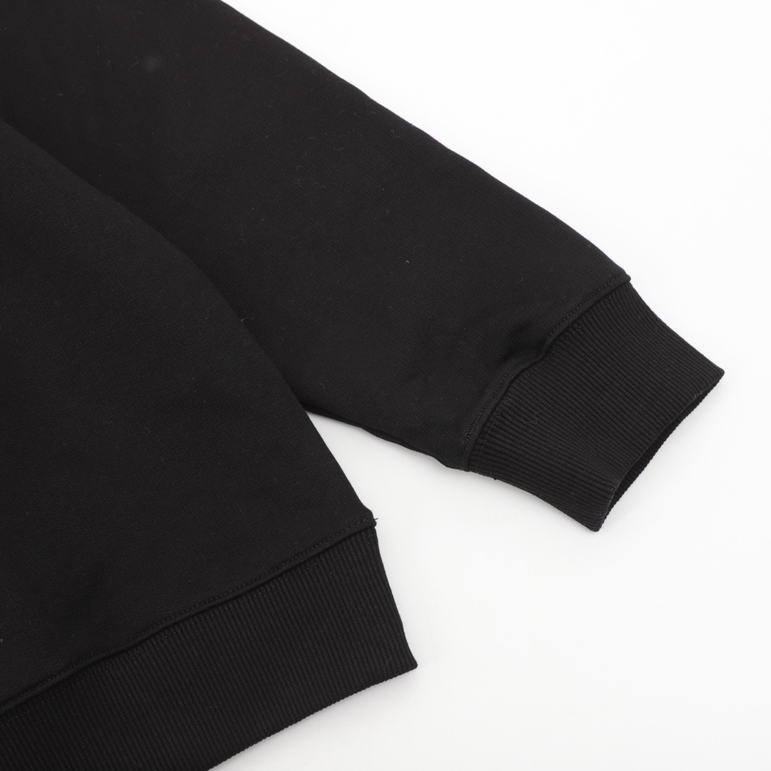 Clothes Burberry 813 - vstockx