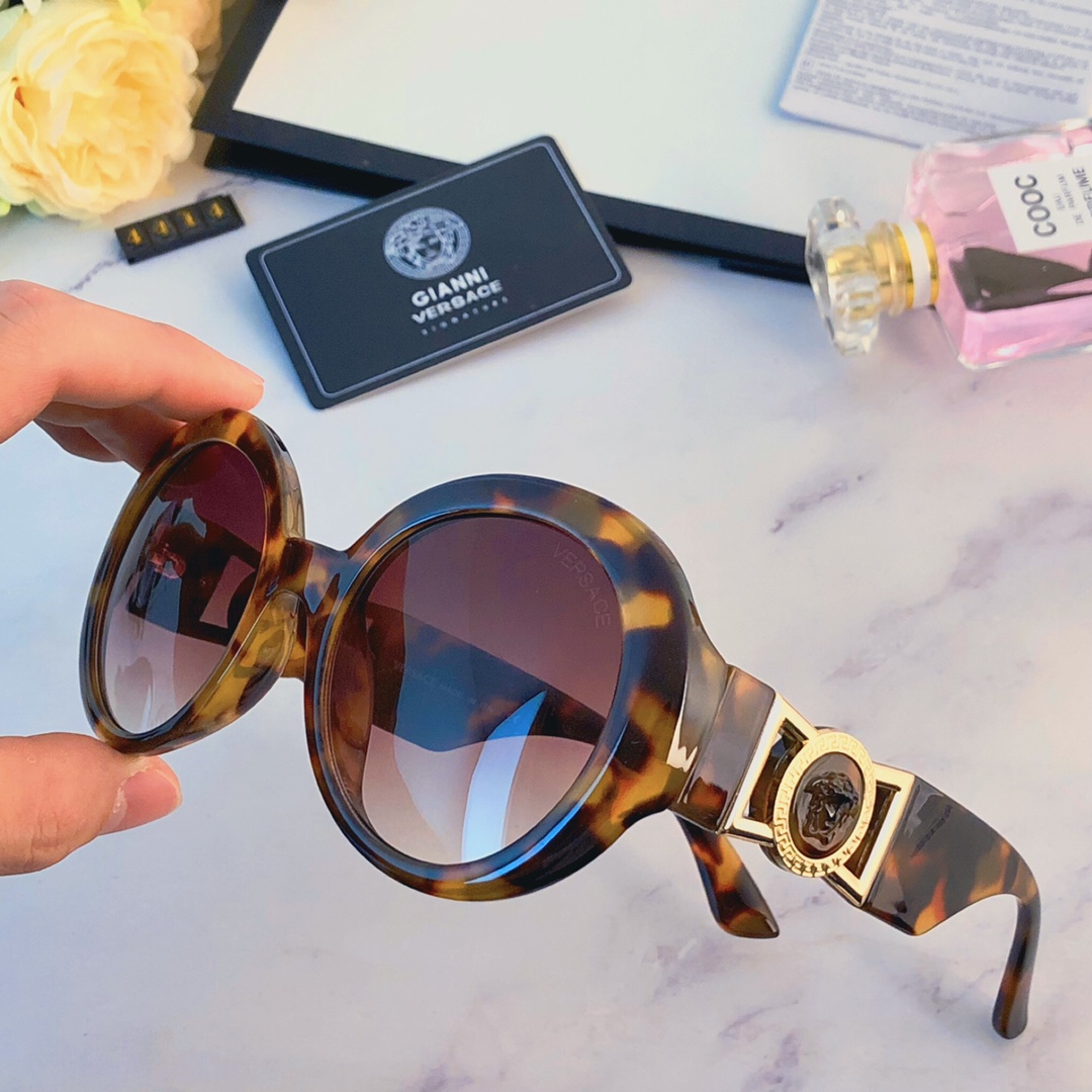 Sunglasses Versace 1 - vstockx