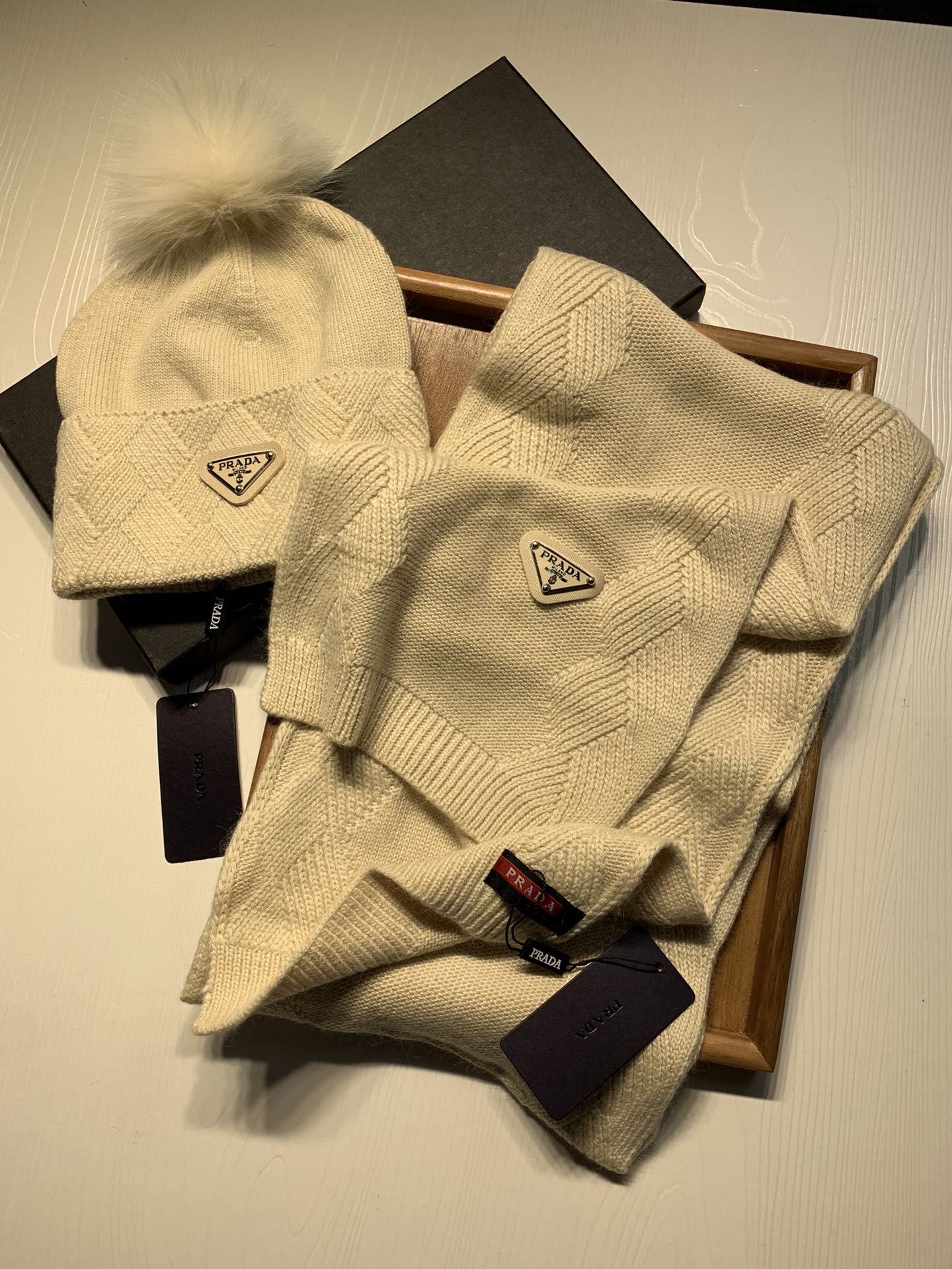 Hat & Scarf Prada 2 - vstockx