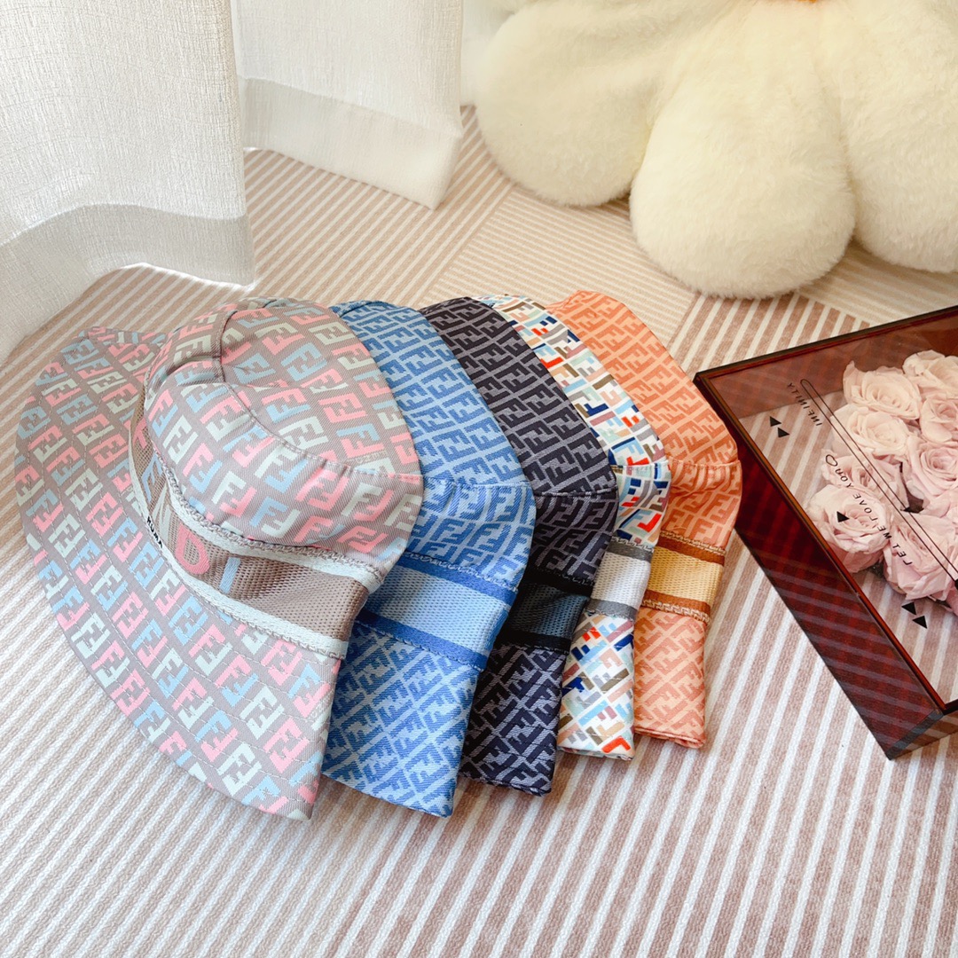 Streetwear Hat Fendi 329372 - vstockx