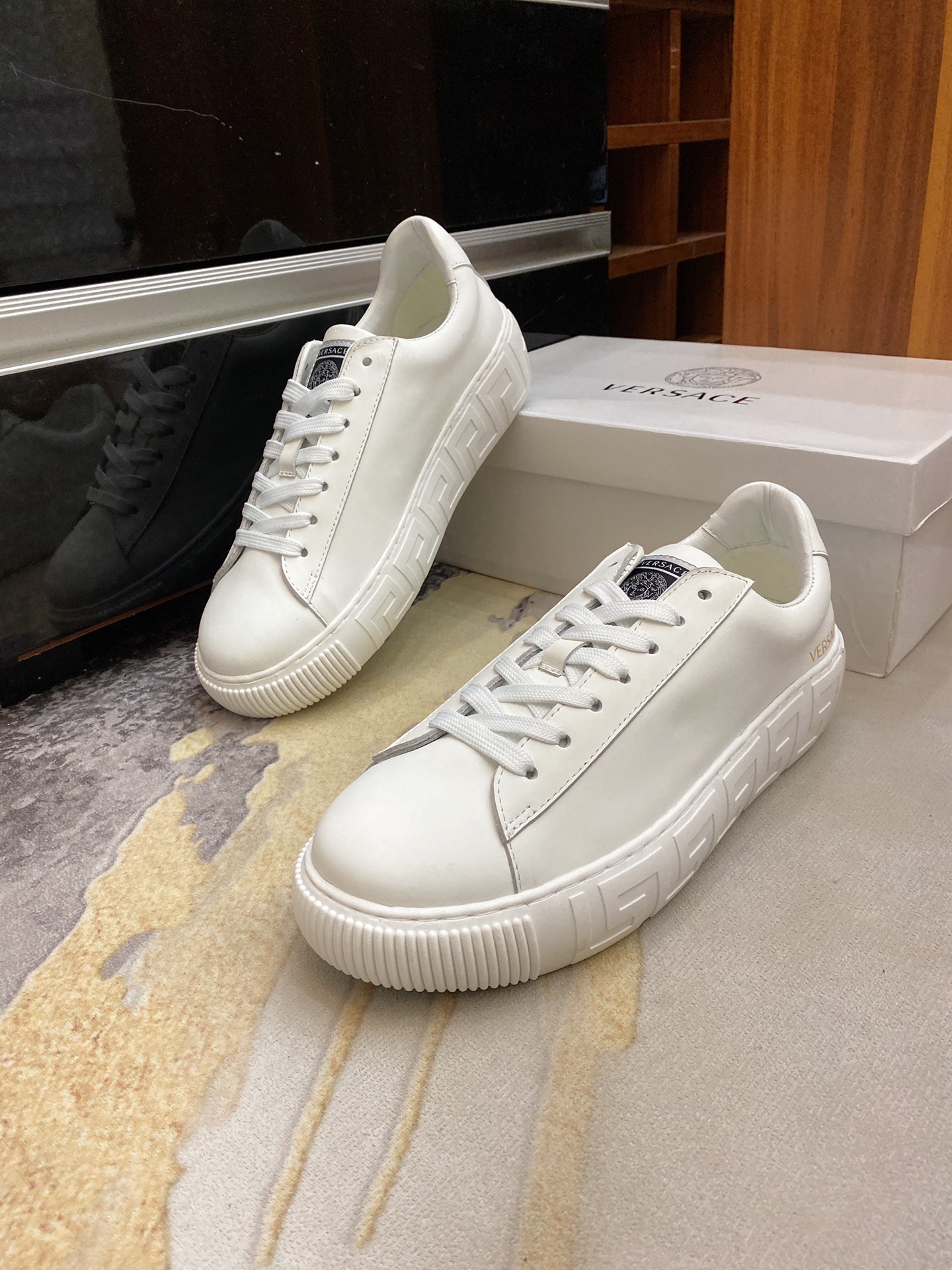 Versace Greca Sneaker 24 - vstockx