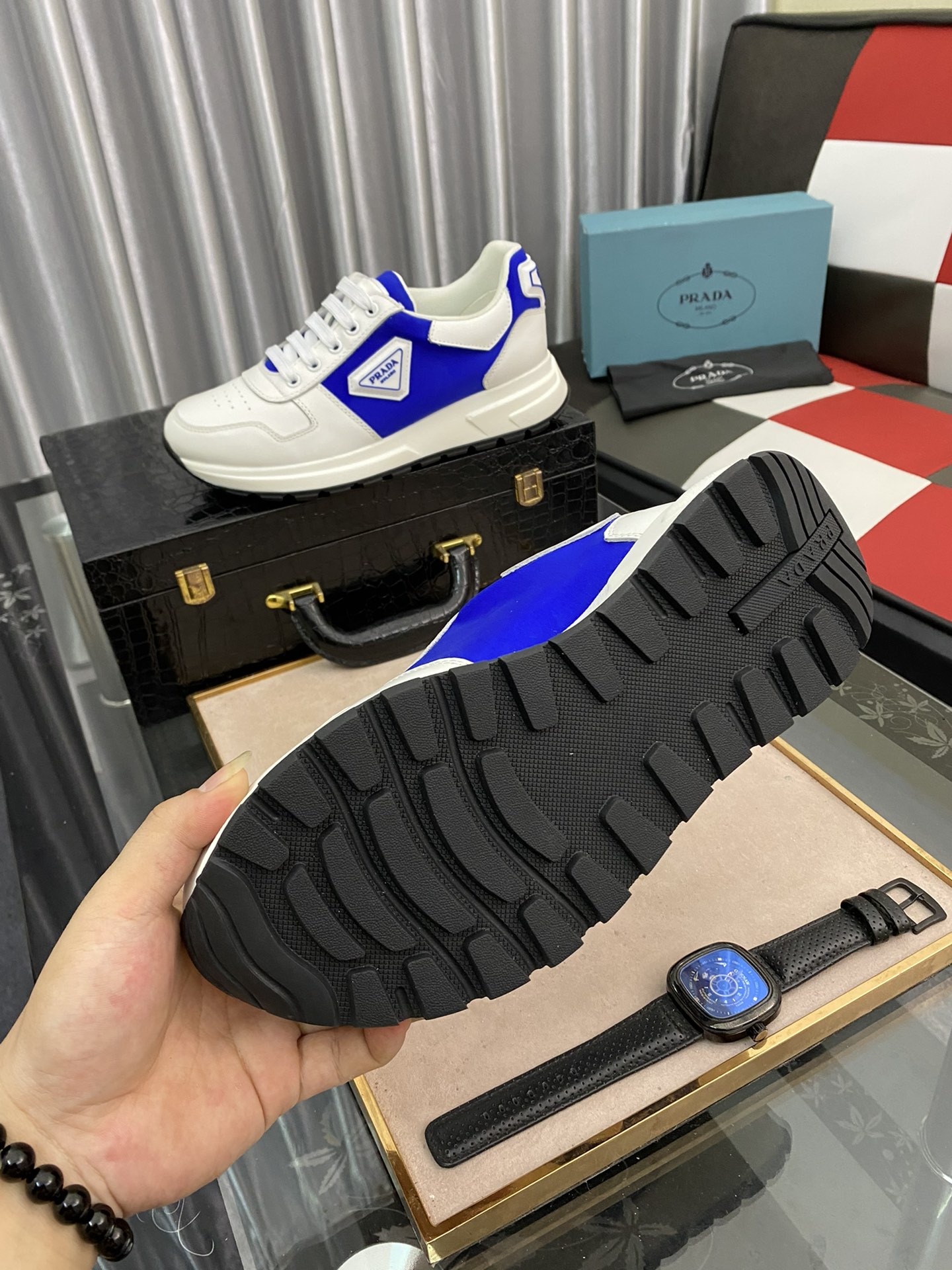 Prada Low Top sneaker 7 - vstockx