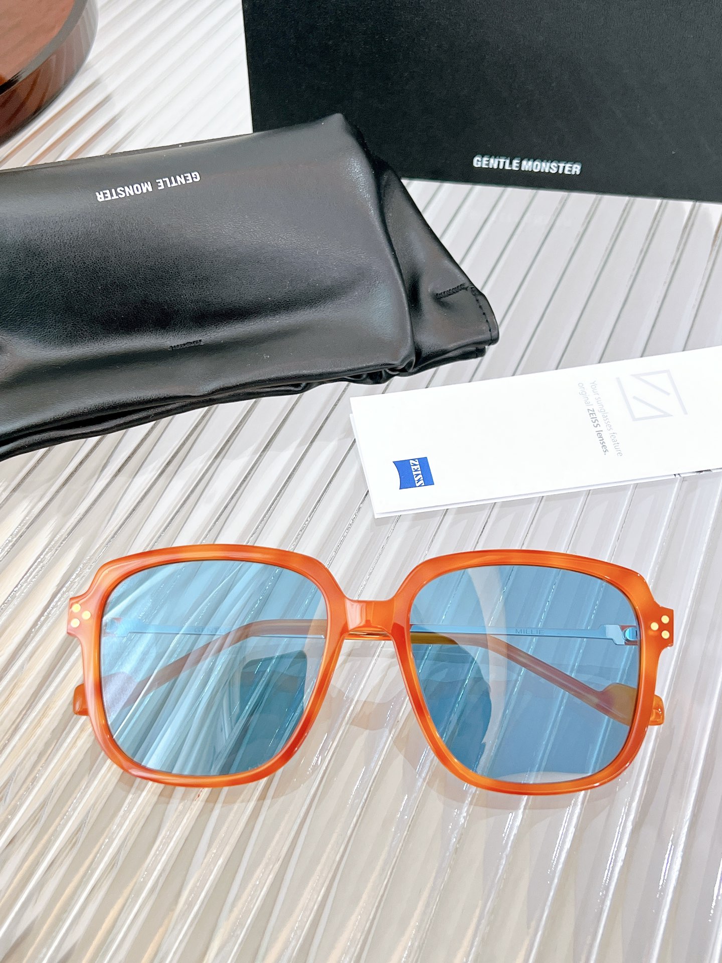 Sunglasses   MILLIE size��58-19-142 - vstockx