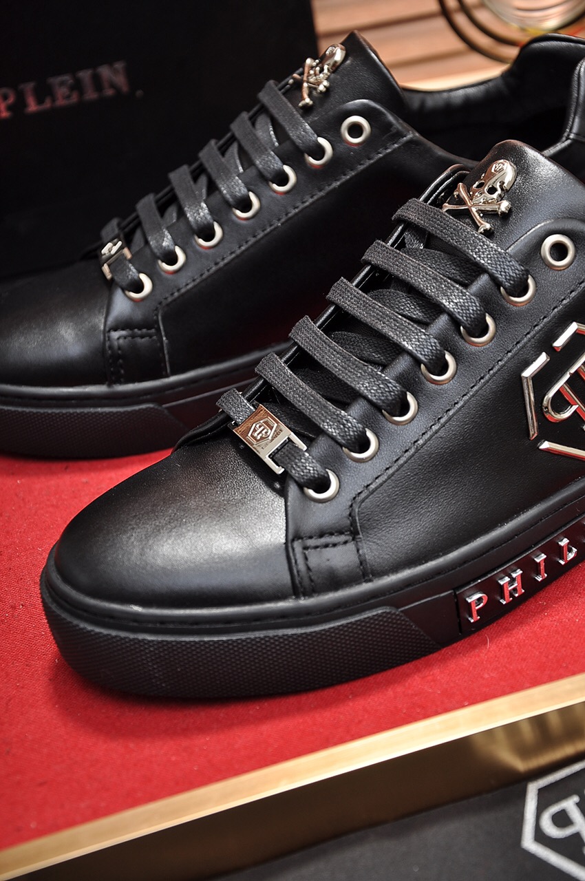 Philipp Plein Low Top Sneakers 35 - vstockx