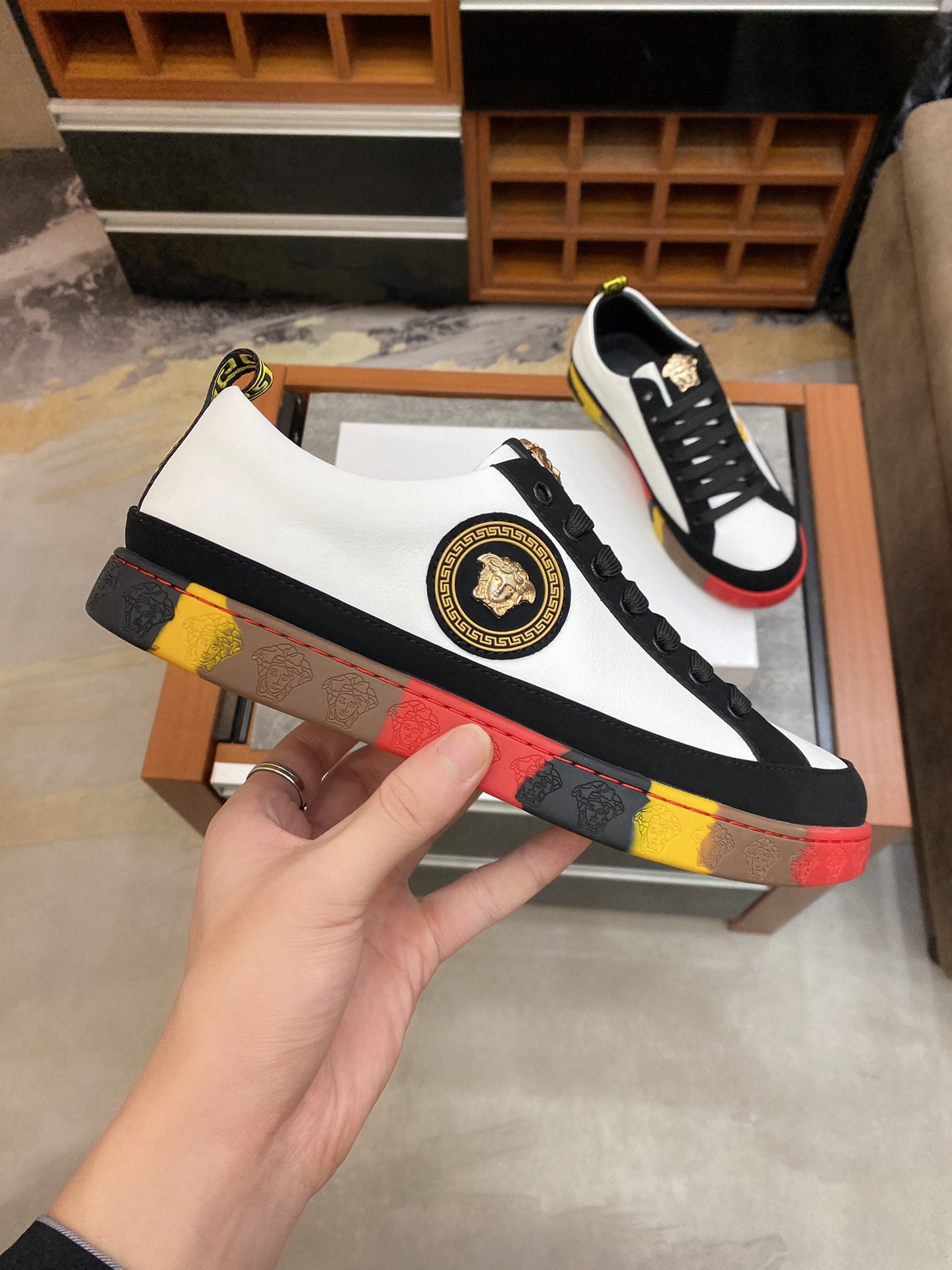 Versace Greca Sneaker 14 - vstockx