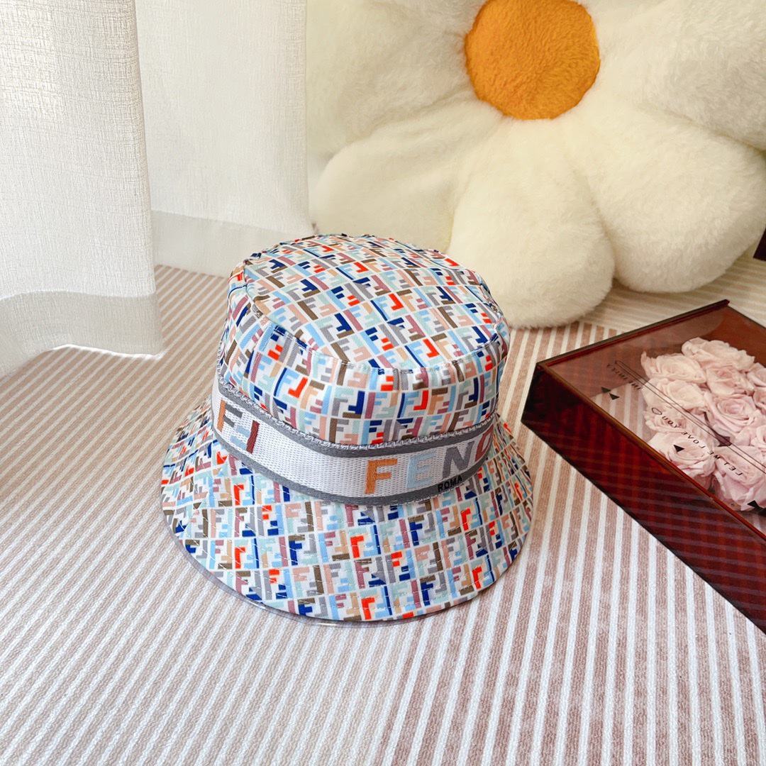 Streetwear Hat Fendi 329372 - vstockx