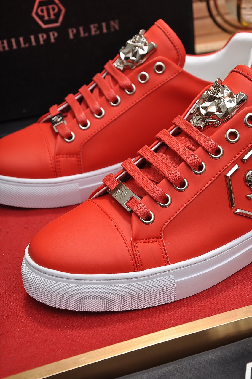 Philipp Plein Low Top Sneakers 13 - vstockx