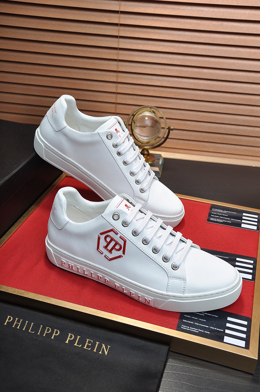 Philipp Plein Low Top Sneakers 3 - vstockx