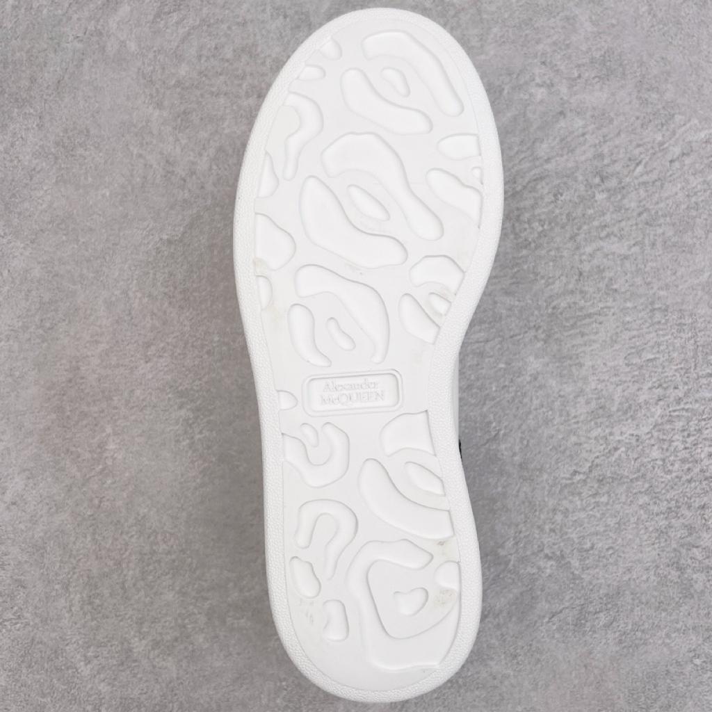 Alexander McQueen Oversized Sneaker in White/jet Black - vstockx