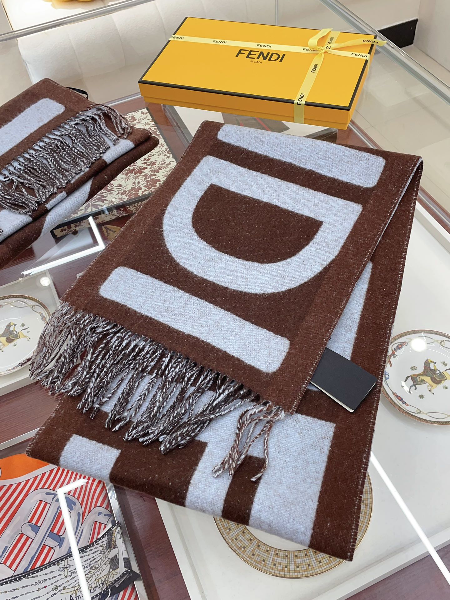 Streetwear Scarf FENDI 328837 size:180*35cm - vstockx