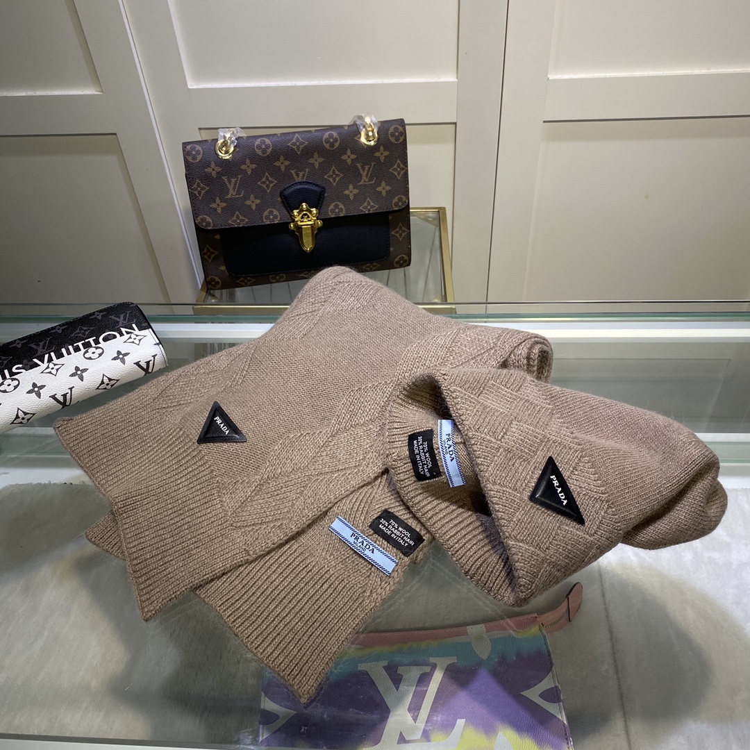 Hat & Scarf Prada 1 - vstockx