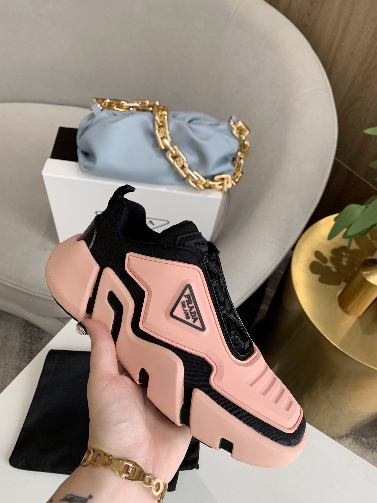 Prada Low Top sneaker 43 - vstockx