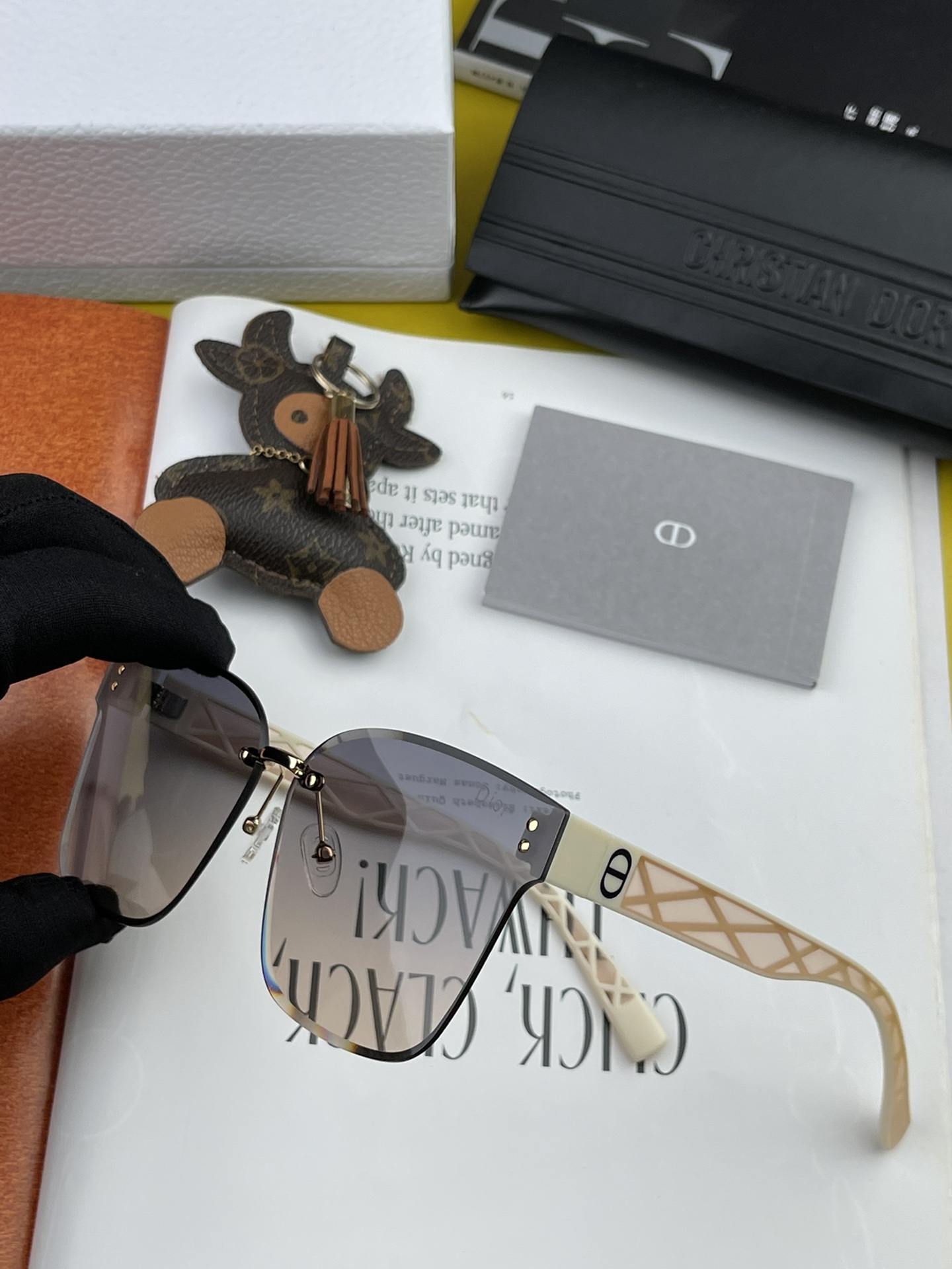 sunglasses Dior CD4779 - vstockx