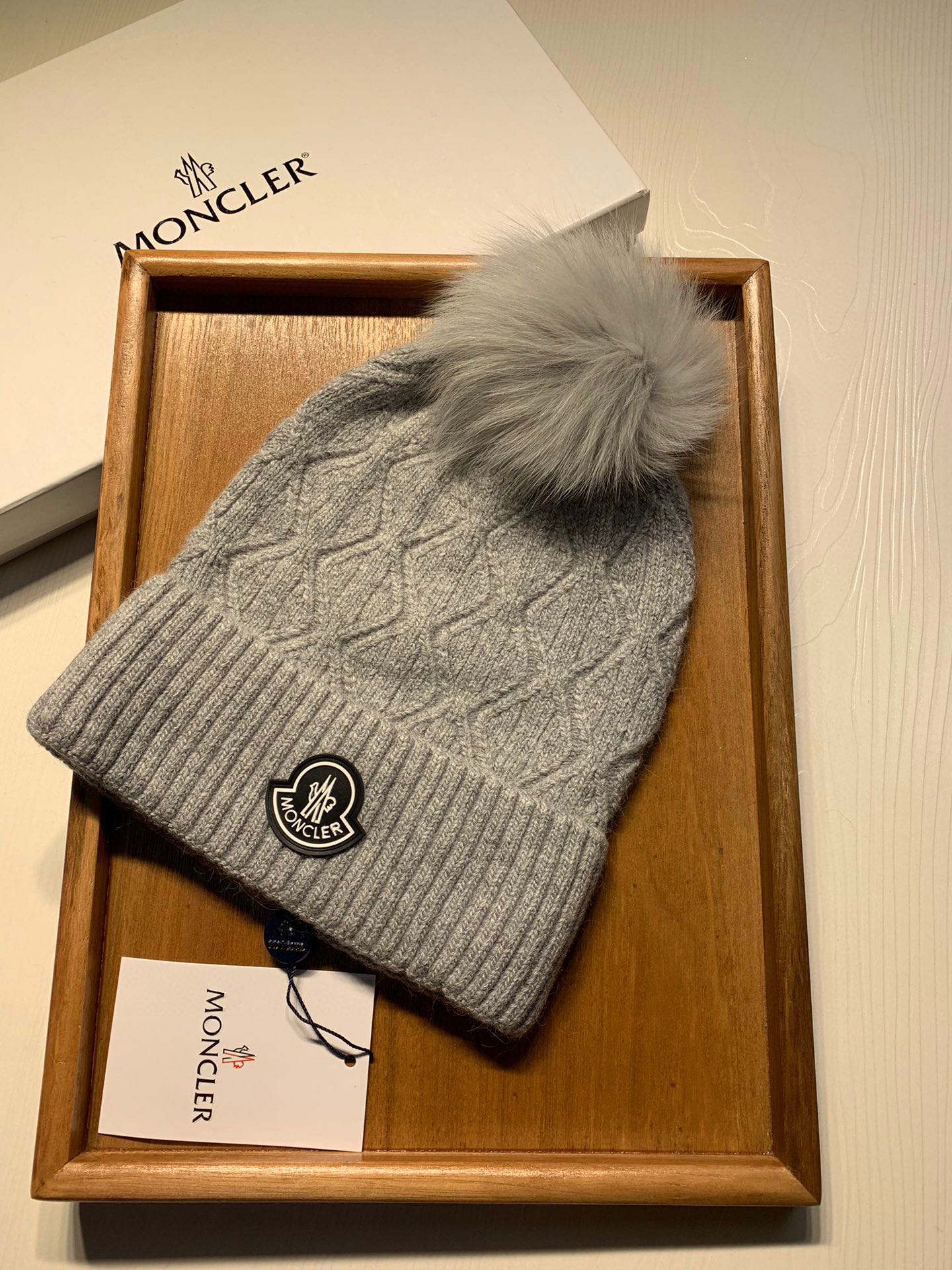 Hat Moncler 4 - vstockx