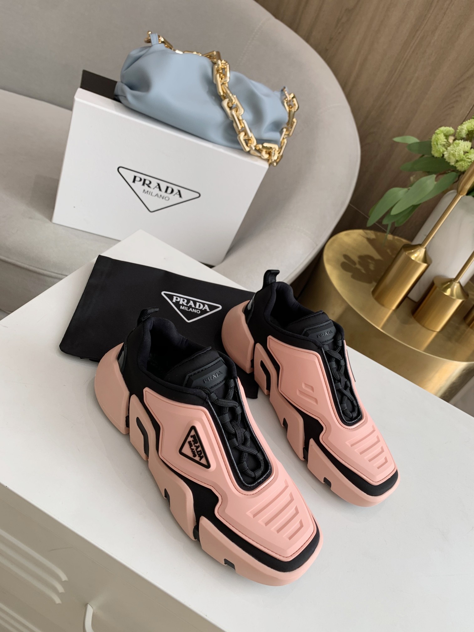 Prada Low Top sneaker 43 - vstockx