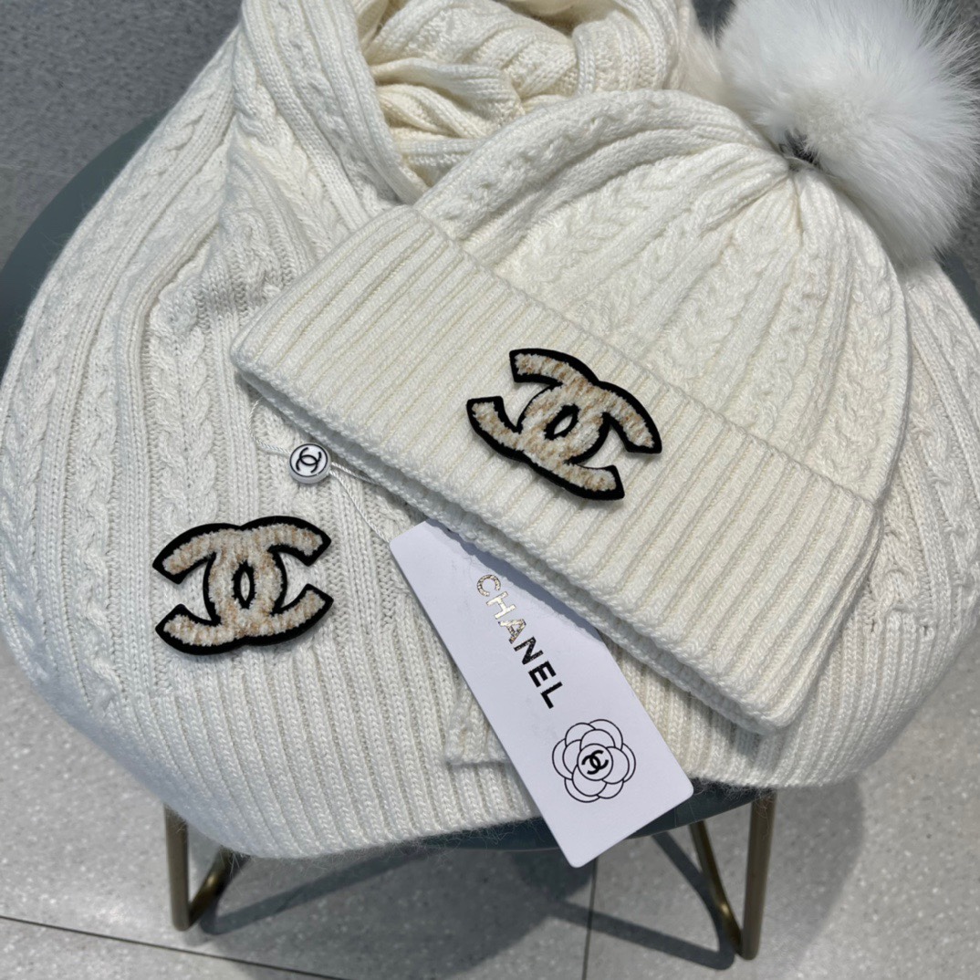 Hat & Scarf Chanel 5 - vstockx