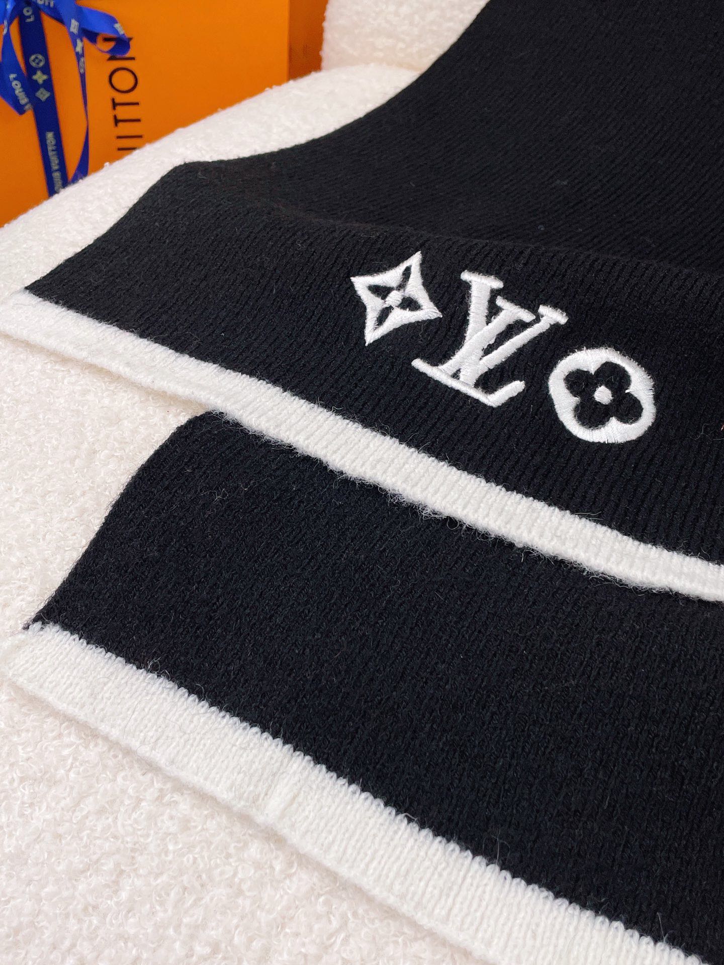 Streetwear Scarf LV 328863 SIZE:35*200cm - vstockx