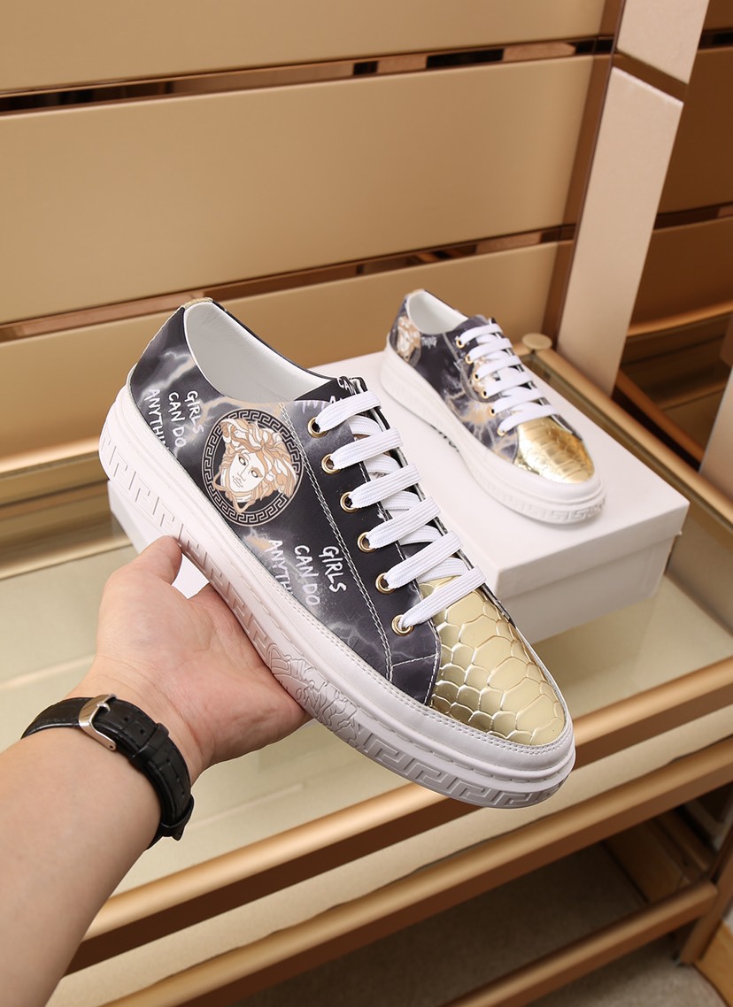 Versace Greca Sneaker 26 - vstockx