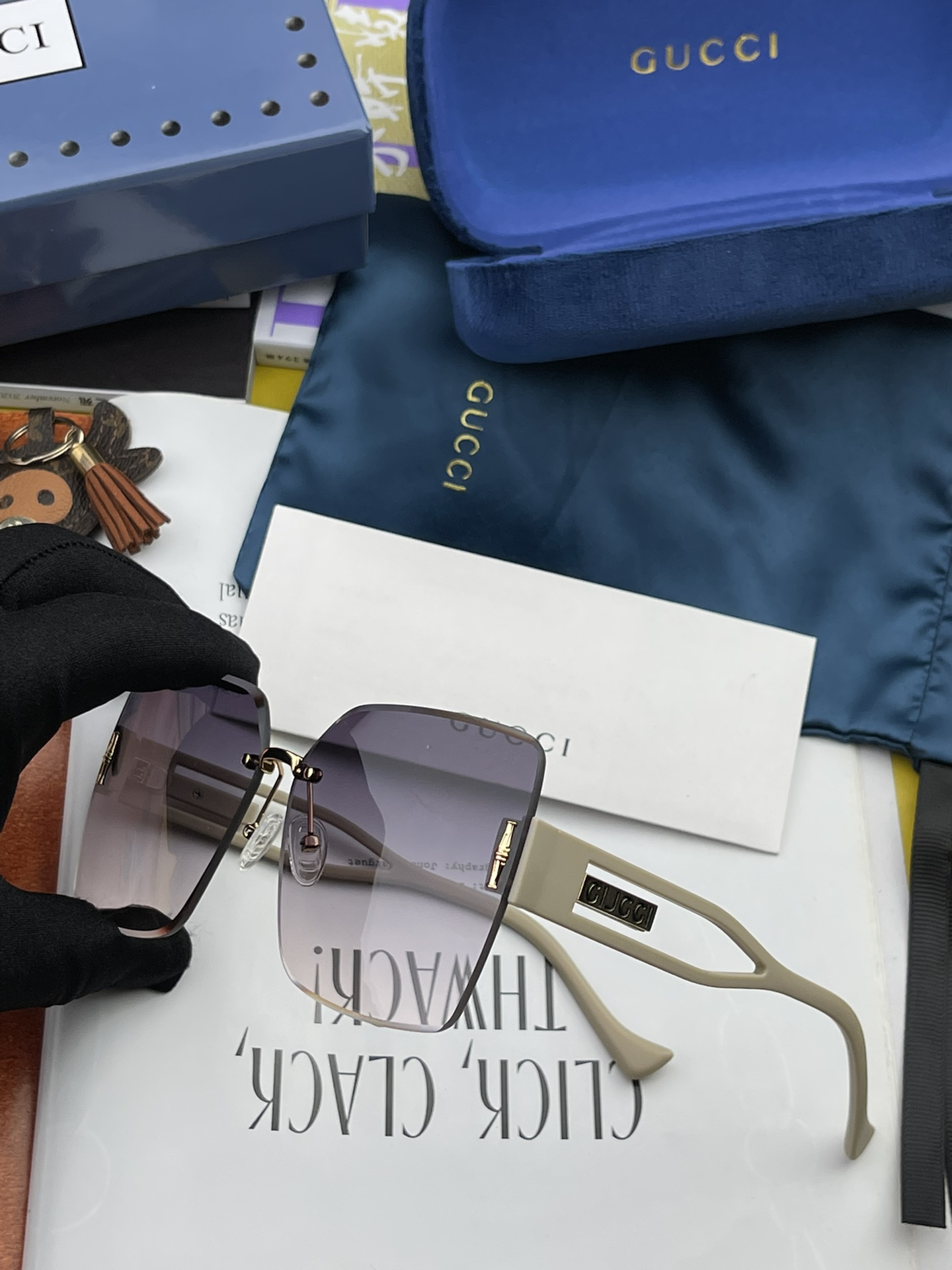 Sunglasses Gucci G1322 - vstockx