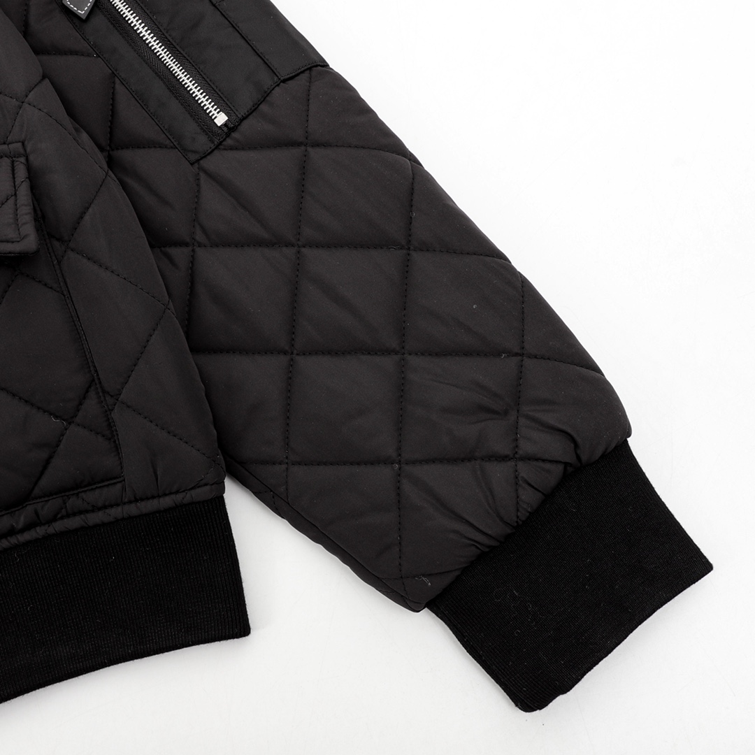 Clothes Burberry 820 - vstockx