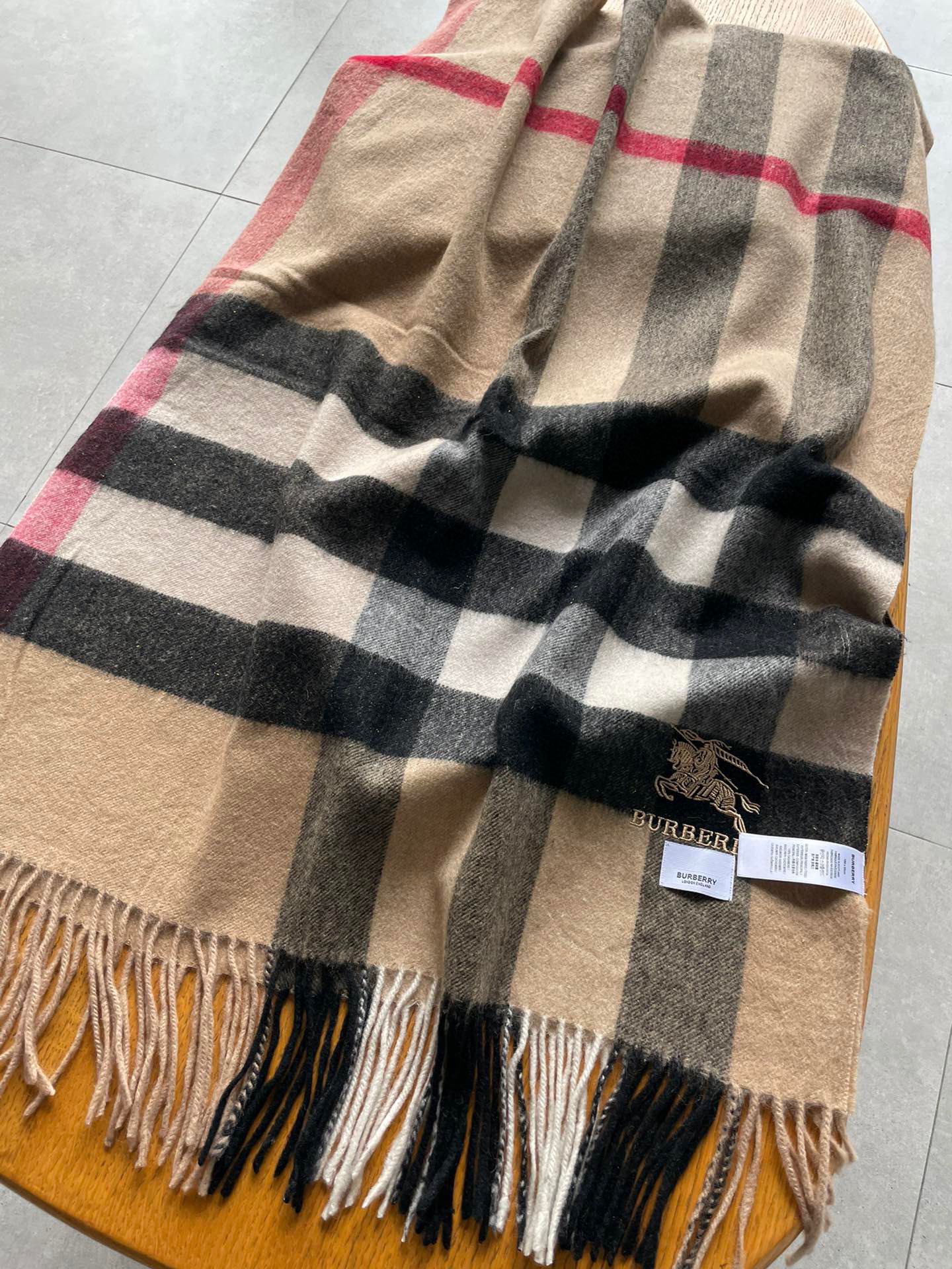 Streetwear Scarf Burberry 329083 size:70*200cm - vstockx