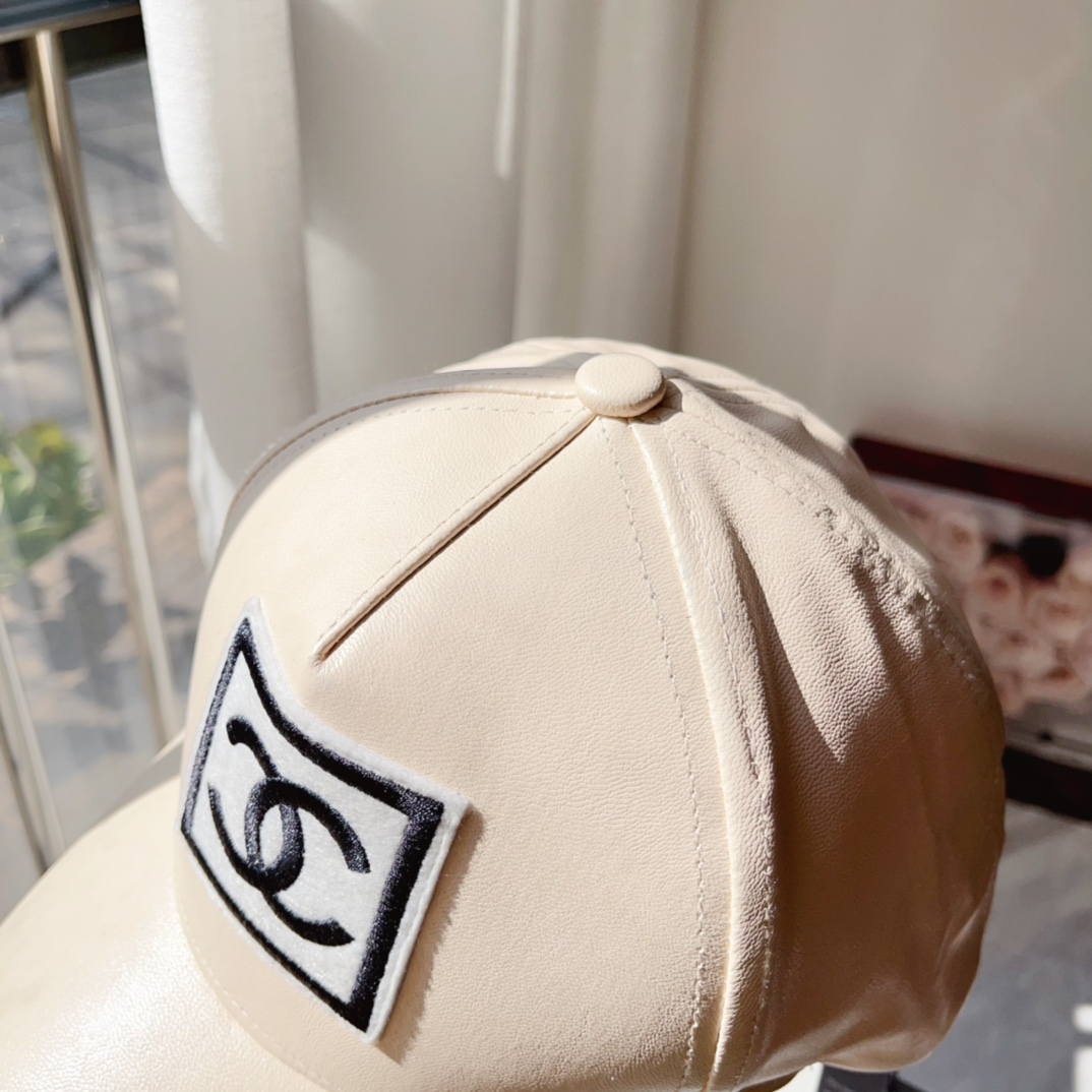 Streetwear Hat Chanel 329375 - vstockx