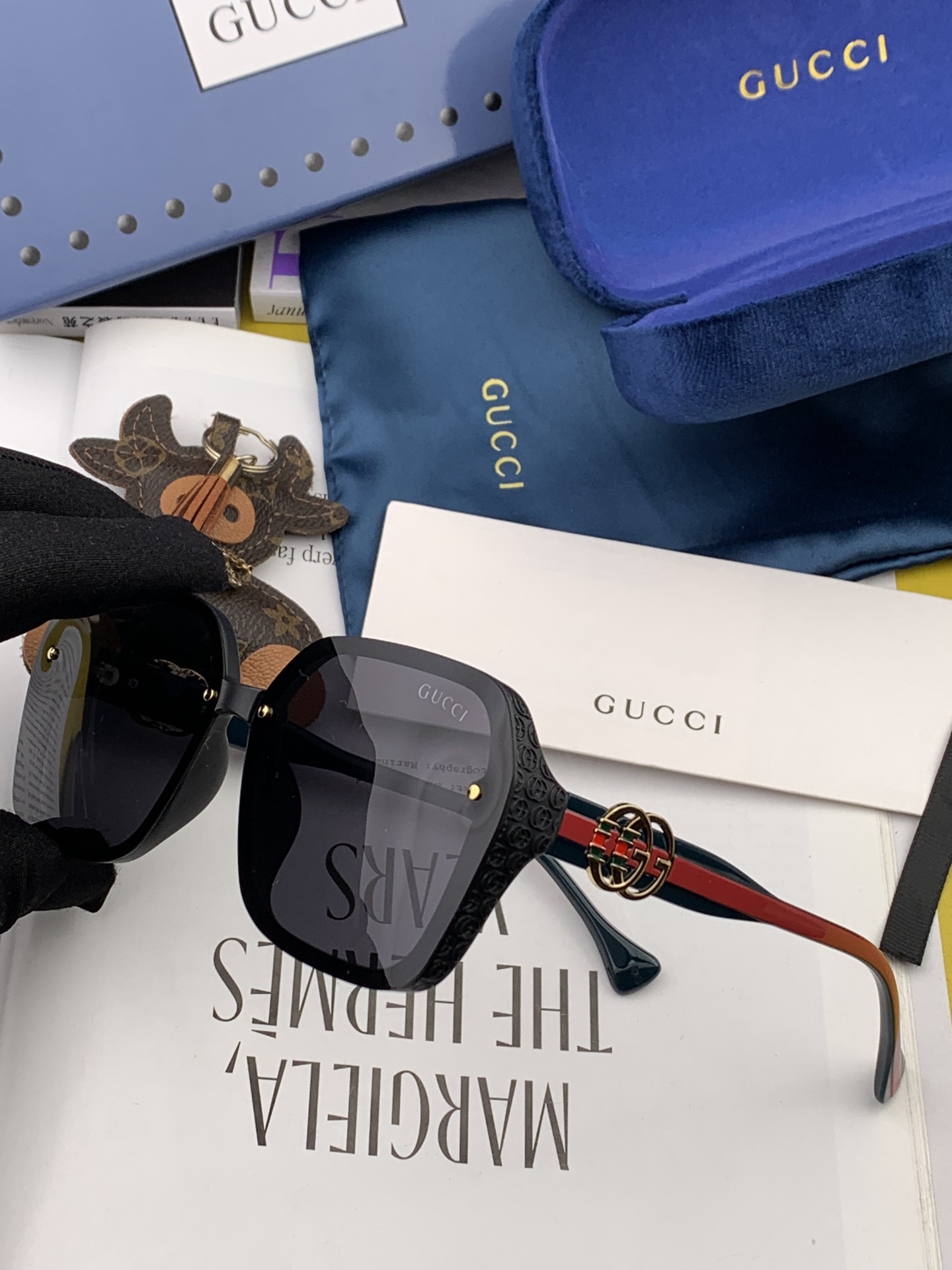 Sunglasses Gucci G7207 - vstockx