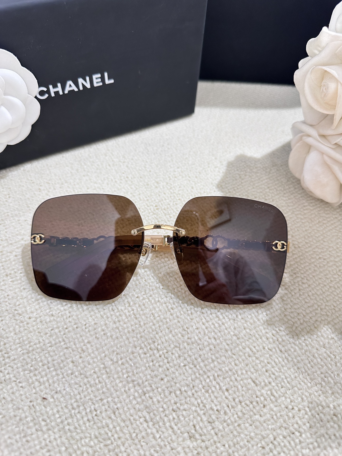 Sunglasses Chanel CH8029 62-15-136 - vstockx