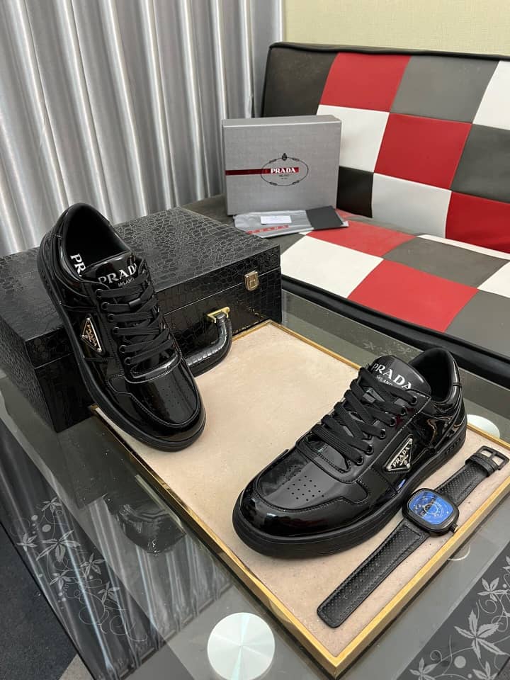 Prada Downtown patent leather sneakers Black - vstockx