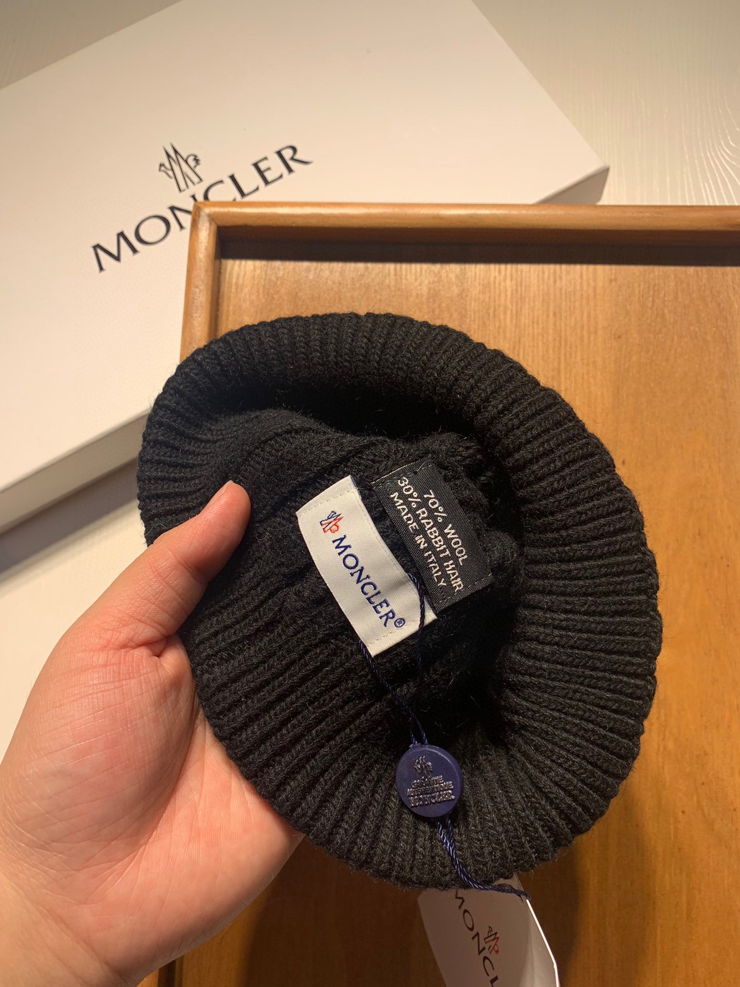 Hat Moncler 3 - vstockx